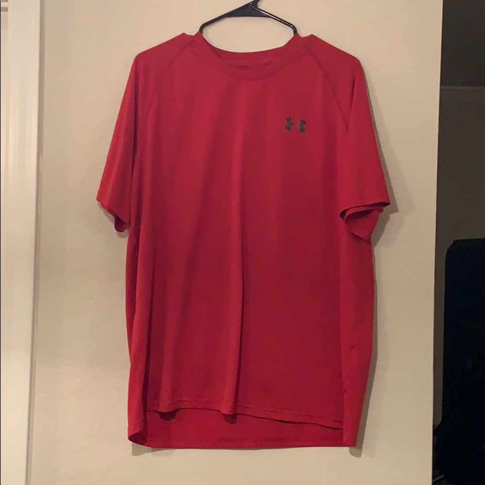 Under armor t shirts XL to Medium !!!